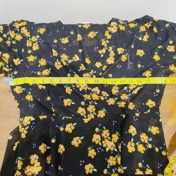 Cabi Black Floral Mesh Stretch Wrap Dress Size Small - Picture 6 of 10